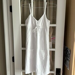 Twill twenty two white, 100% cotton, sleeveless dress/coverup. Size small